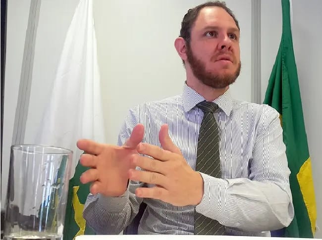 Suplente de Alexandre Guimarães altera nome de urna após operação policial