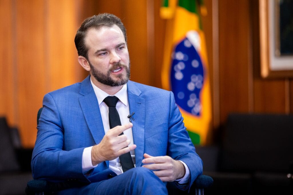 Governo deve enviar ao Congresso nesta semana projeto com regras do imposto do pecado