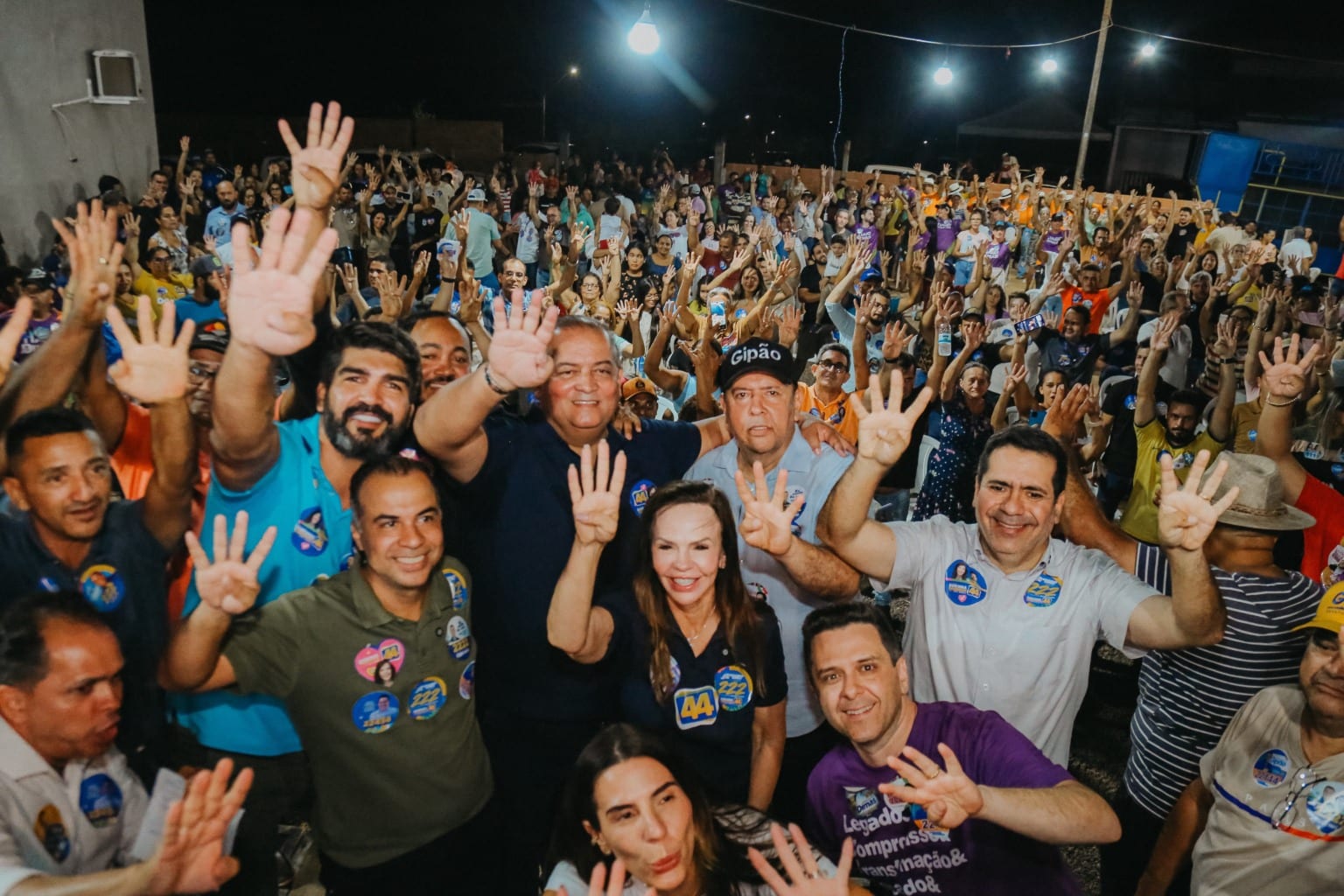 Eduardo Gomes recebe apoio de prefeitos, vereadores e moradores em três cidades