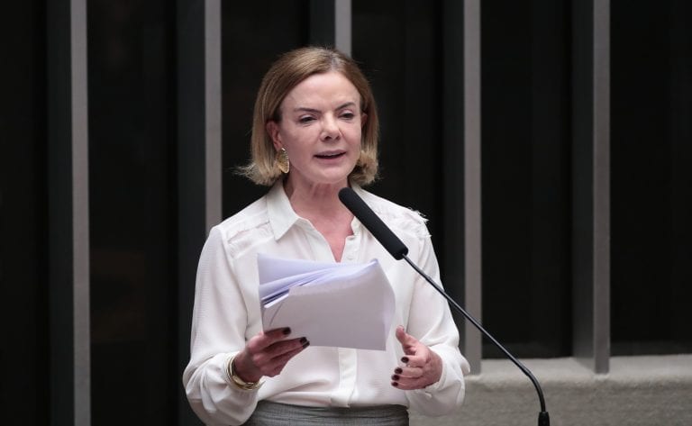 Projeto pune divulgação de crueldade contra animais na internet e responsabiliza redes sociais