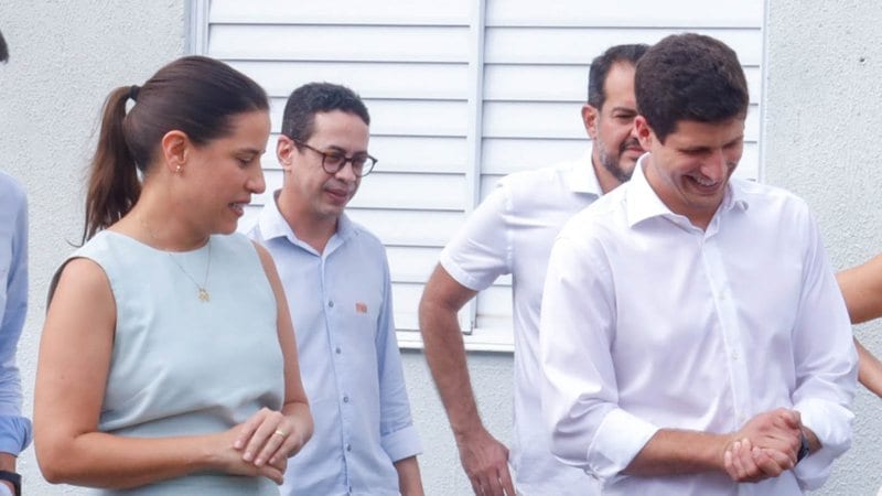 Raquel Lyra e João Campos empatam em 43% no primeiro turno
