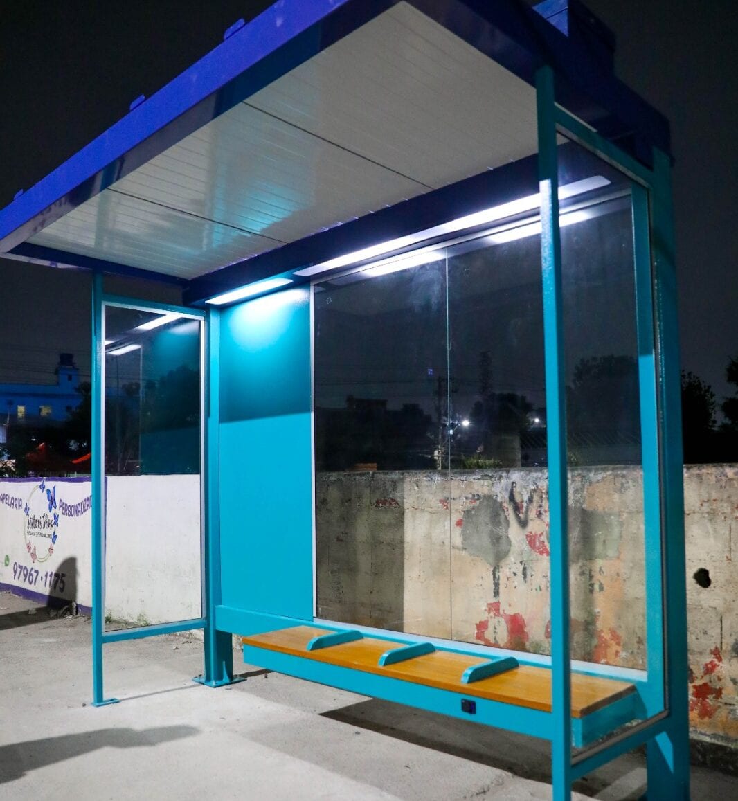 Prefeitura instala novos pontos de ônibus na Vila Margarida