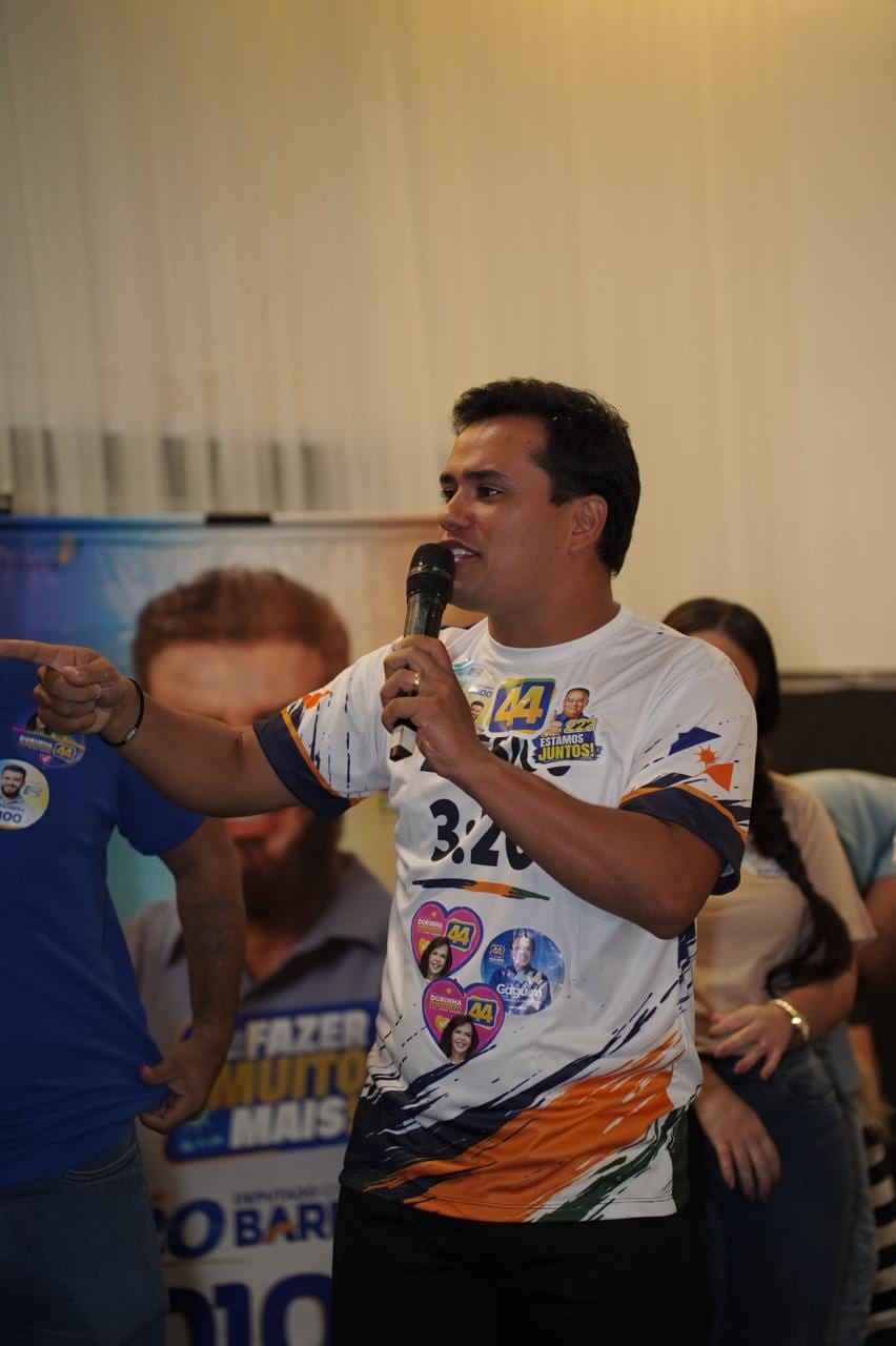 Lucas Campelo participa de encontro com moradores em Palmas (TO)