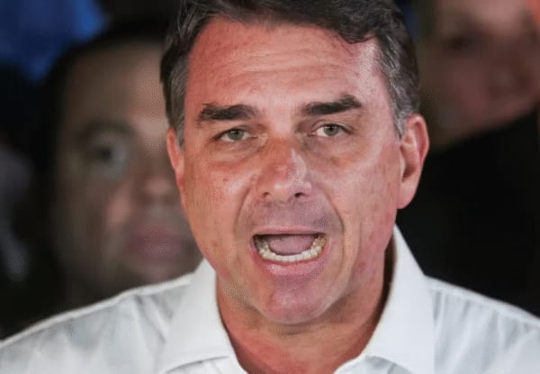STF afirma que não há ordem judicial para busca e apreensão em endereço ligado a Flávio