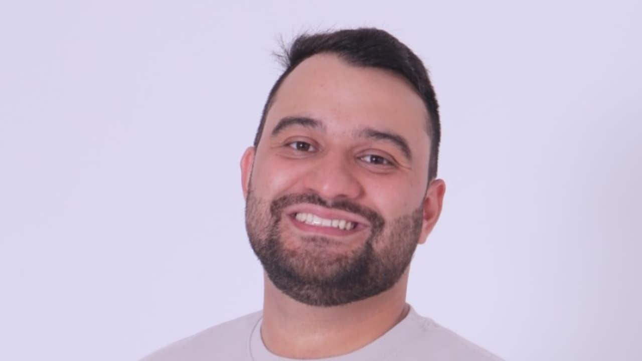 Victor, 28, do MDB, disputa vaga de deputado estadual em 2026; prioriza saúde