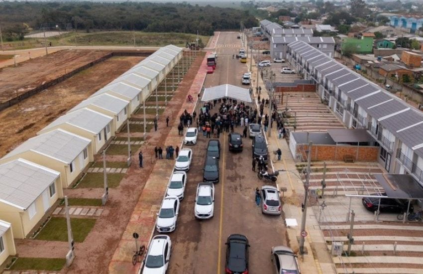20 famílias recebem chaves de novo conjunto com 464 moradias em Eldorado do Sul