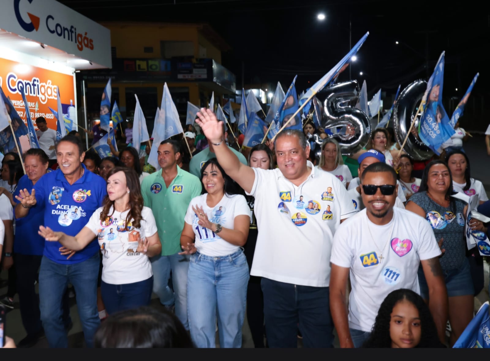 Eduardo Gomes lidera pesquisa para o Senado com 48,42%