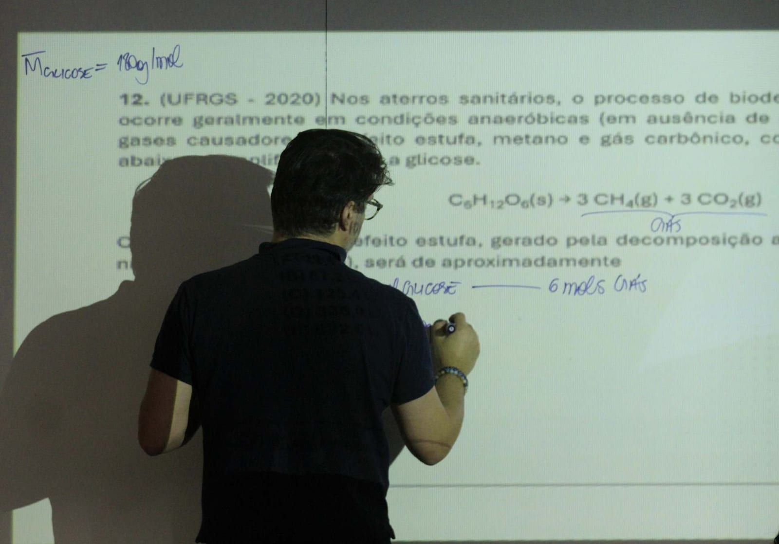 Aulões gratuitos ajudam estudantes na reta final para o Enem 2026