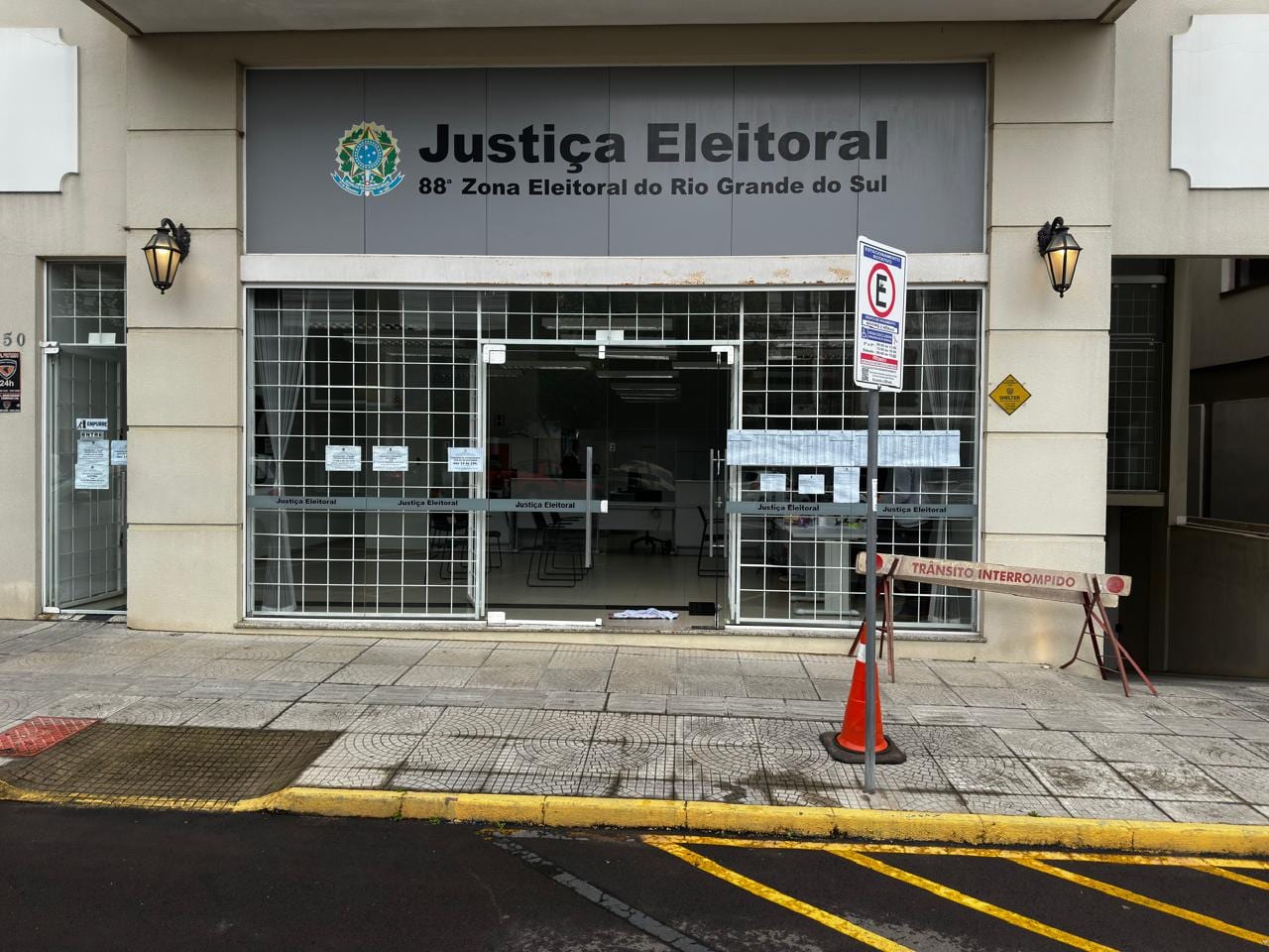 Vídeos: Cobertura da KOM acompanhando a apuração dos votos; Unidade Móvel esteve no Cartório Eleitoral de Veranópolis