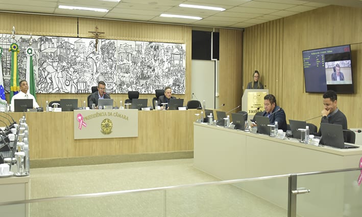Câmara de Colombo avança na regulamentação de fiações aéreas