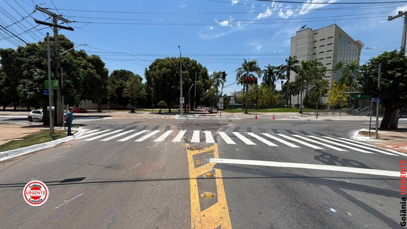 Prefeitura retira barreira de concreto e muda cruzamento da Avenida 85, em Goiânia