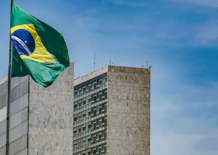 Brasil deve subir no ranking global e alcançar a 8ª posição entre as maiores economias em 2027, aponta FMI