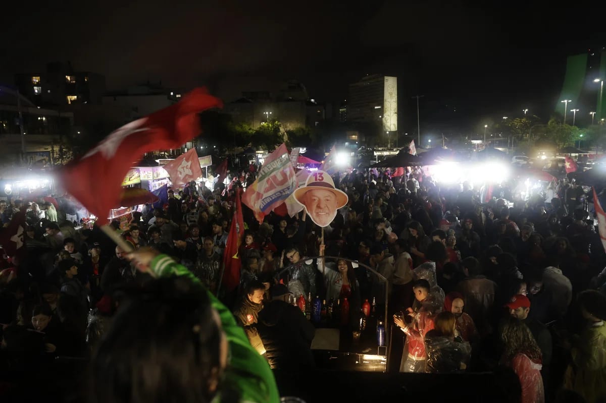 Porto Alegre explode em vermelho com virada histórica de Lula: "Trincheira da esperança"