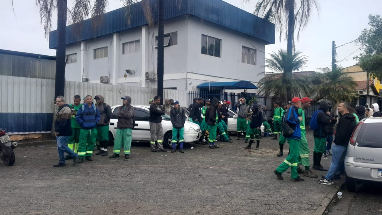 Coletores de lixo orgânico param em São José dos Campos