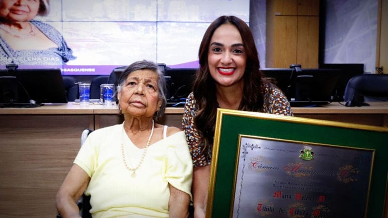 Dona Helena Dias recebe título de Cidadã Osasquense por quase 50 anos dedicados à cidade