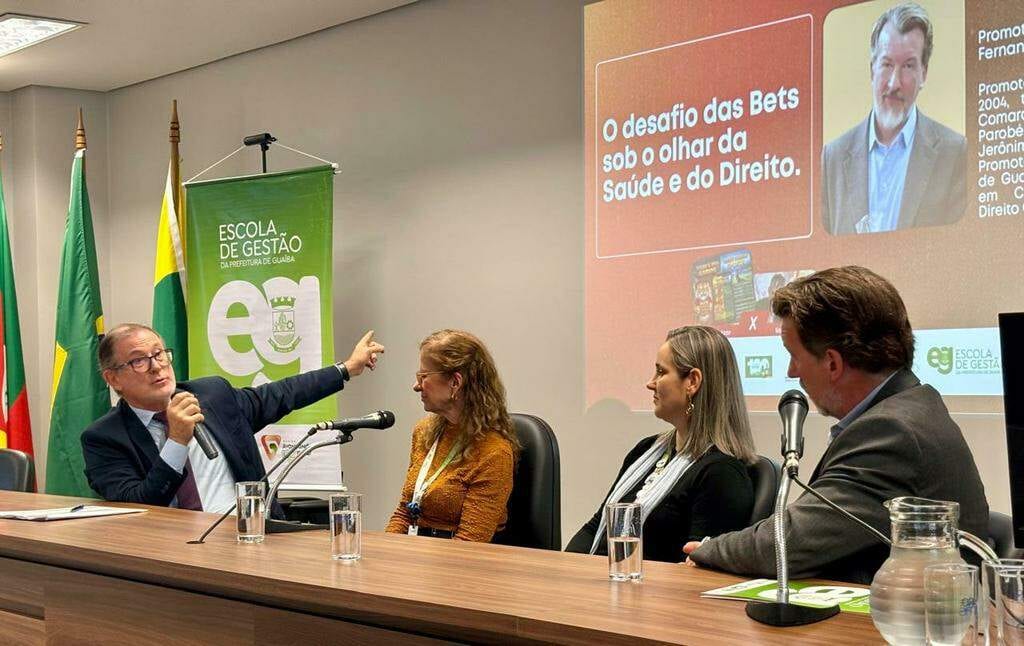 Movimentos sociais promovem ato em Porto Alegre pelo fim da escala 6×1