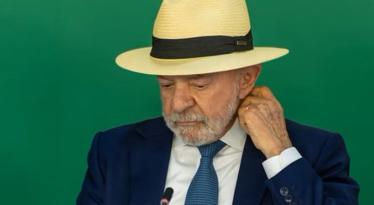 Lula entrega plano de governo que promete eficiência nos gastos sem cortar investimentos