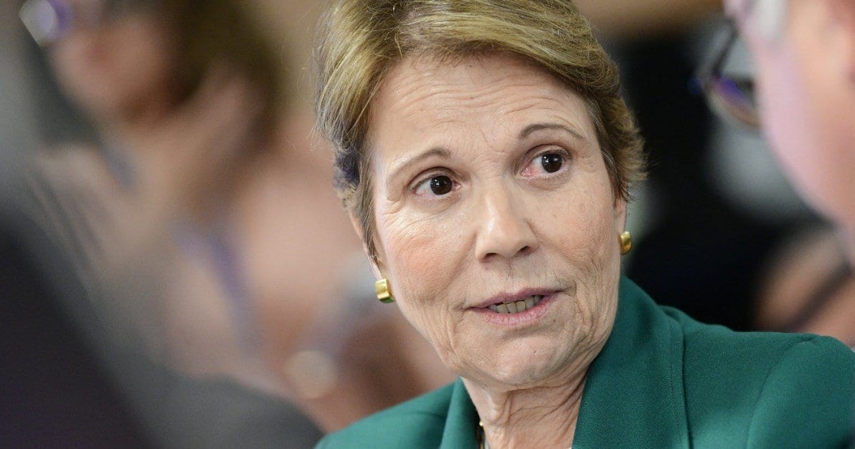 Ex-ministra de Bolsonaro reconhece vitória de Lula após Flávio questionar resultado