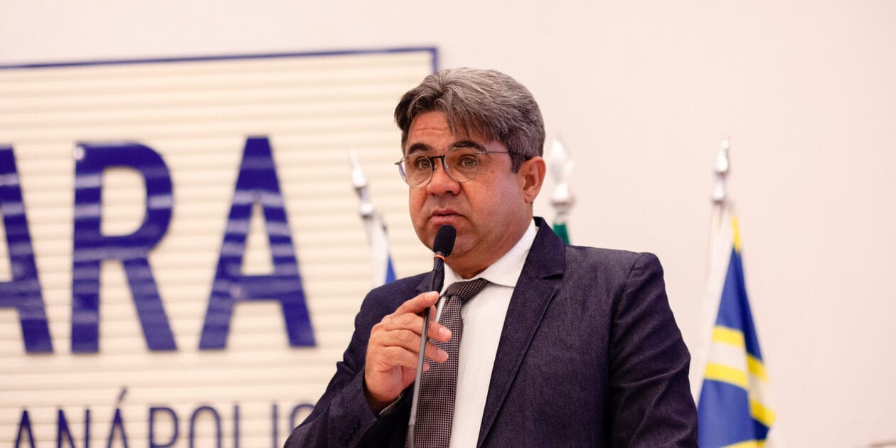 Elias do Nana destaca reforma na Escola Dr. Anapolino Silvério de Faria