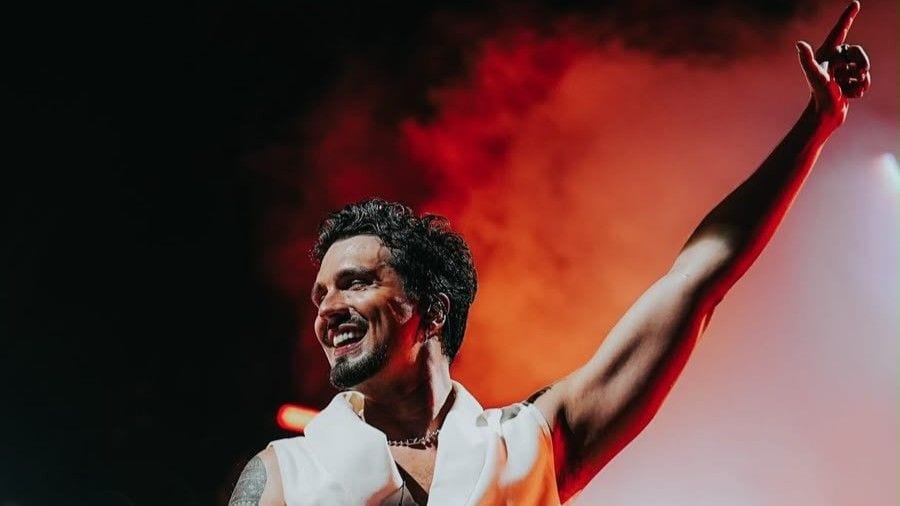 Luan Santana nega manifestação política após "fazer o L" em show em Brasília: "Não corresponde à realidade"