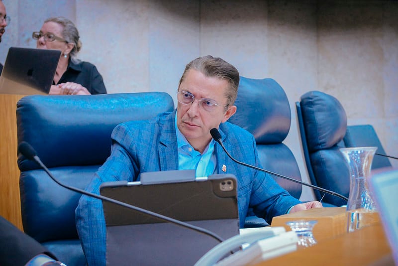 Em depoimento à CPI, representante da Universidade Anhembi Morumbi não reconhece dívida tributária