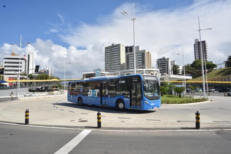 Transporte público de Salvador (BA) deixará de aceitar pagamento em dinheiro nas tarifas; transição para modalidades ele