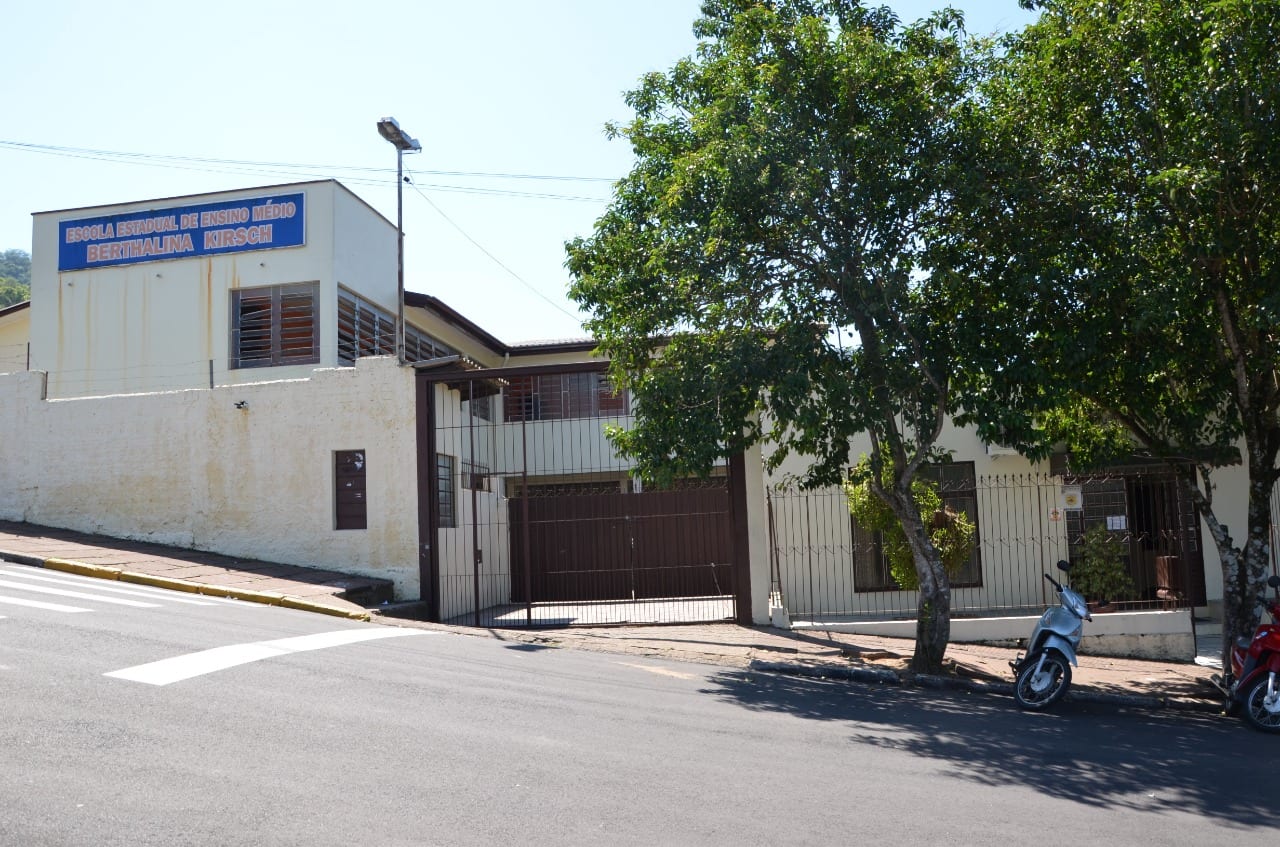 Apagão atrasa votação em Igrejinha; urnas funcionam com baterias externas
