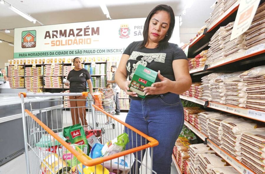 ARMAZÉNS SOLIDÁRIOS: Acesso de idosos a alimentos com preços até 50% menores na cidade
