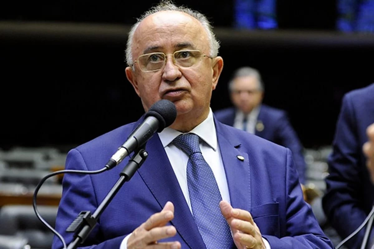 Deputado exonera secretário que é pai do PM preso no Piauí
