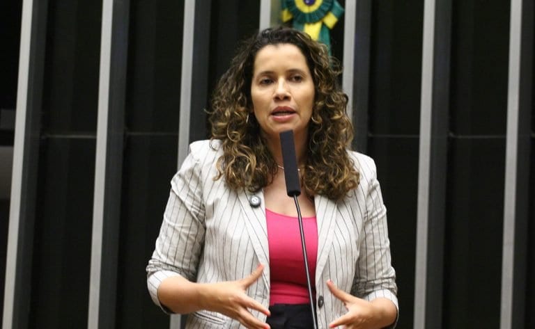 Comissão aprova prioridade no Minha Casa, Minha Vida para famílias de crianças com câncer