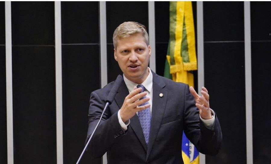 Marcel van Hattem exige explicações do Itamaraty sobre política externa