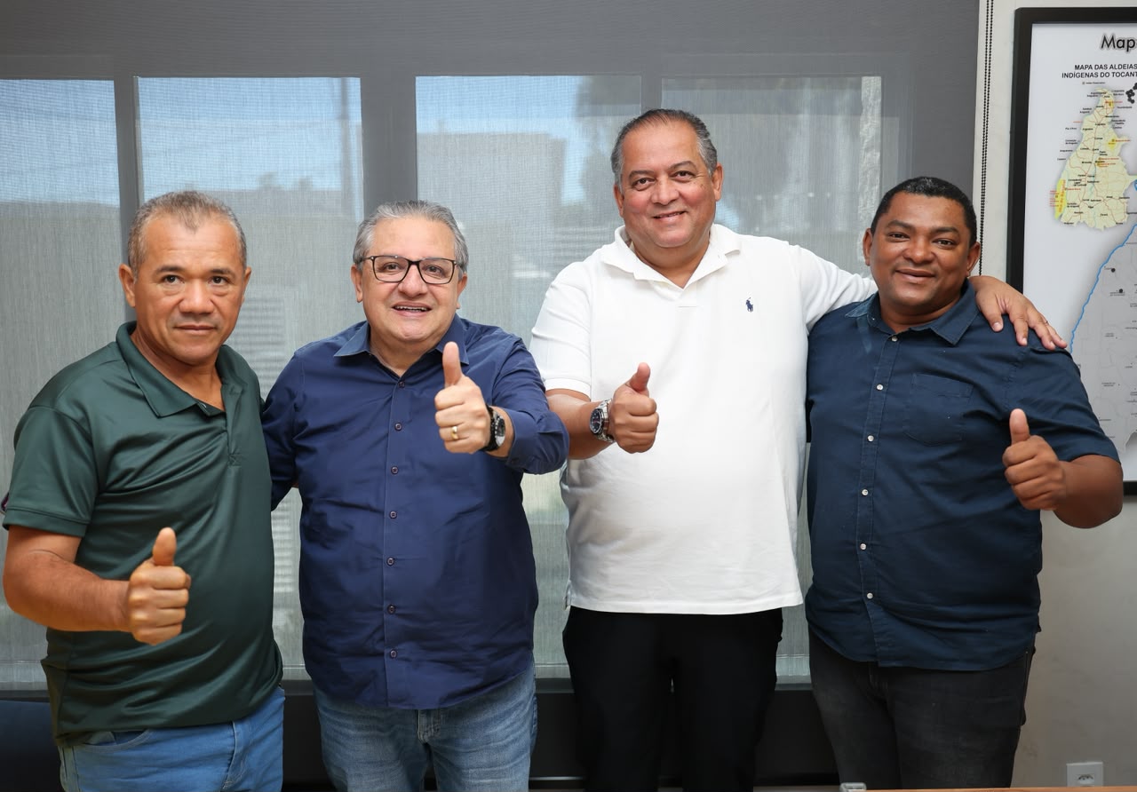 Gomes recebe Jair Farias e Negão do Cinda antes da convenção partidária