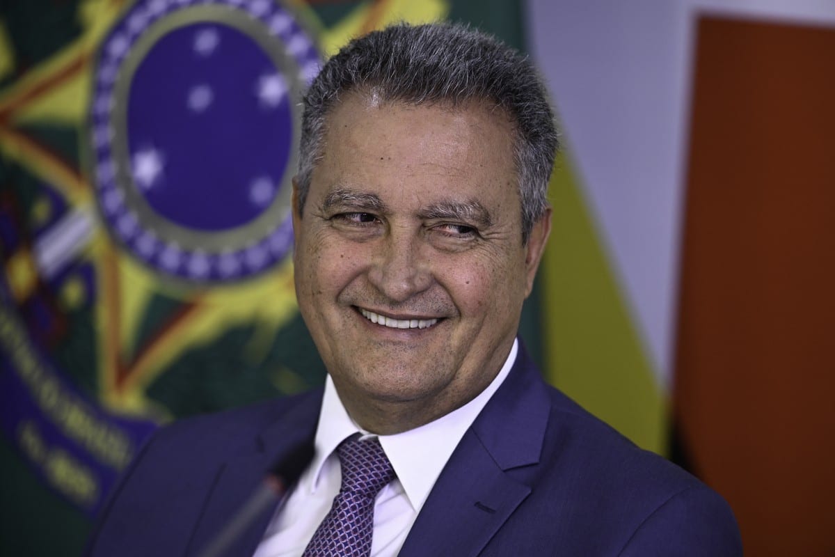 Rui Costa prevê decreto para regulamentar fim da escala 6x1
