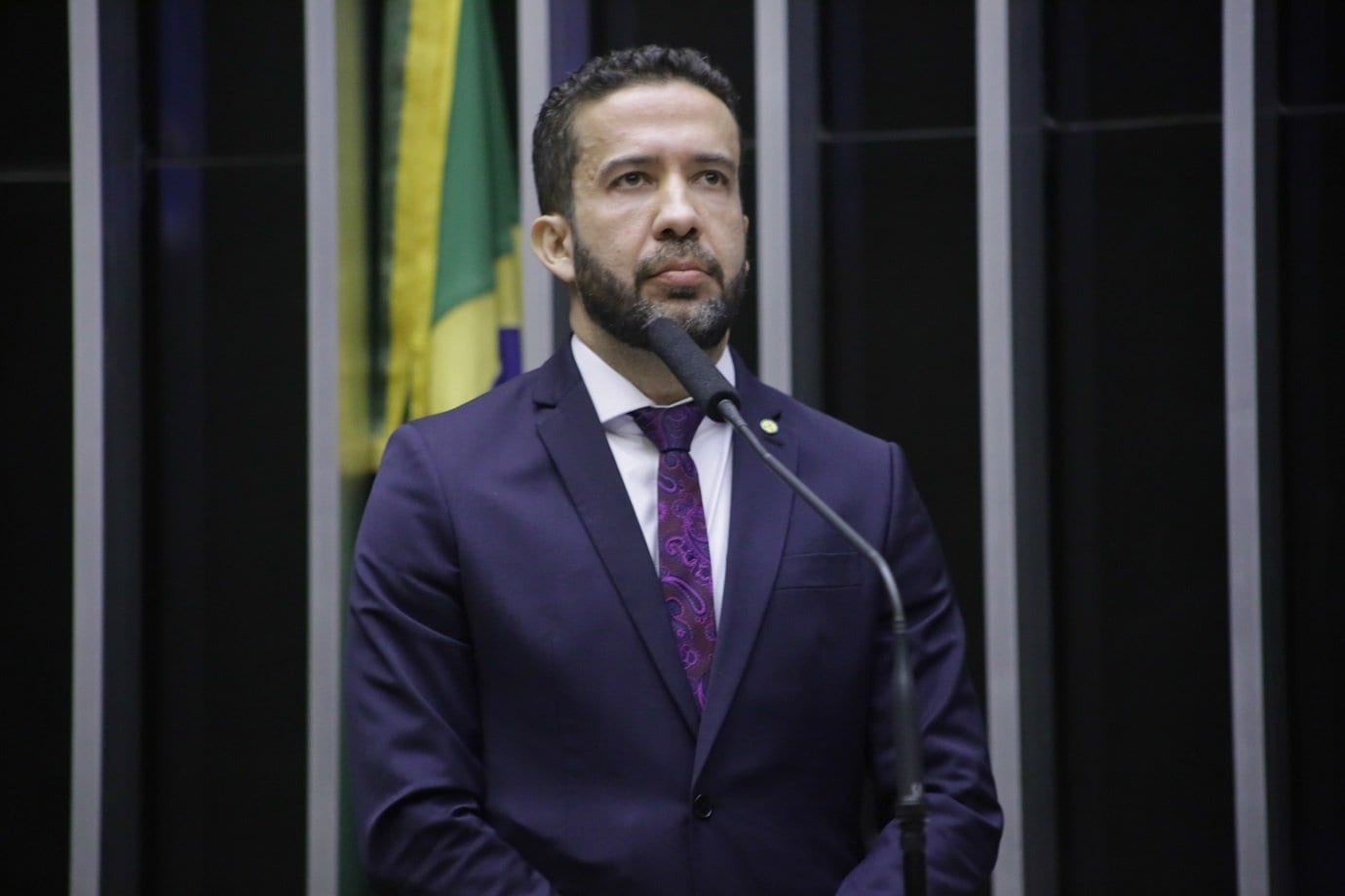 Quem é André Janones, deputado que ganhou projeção nas redes e se aliou a Lula?