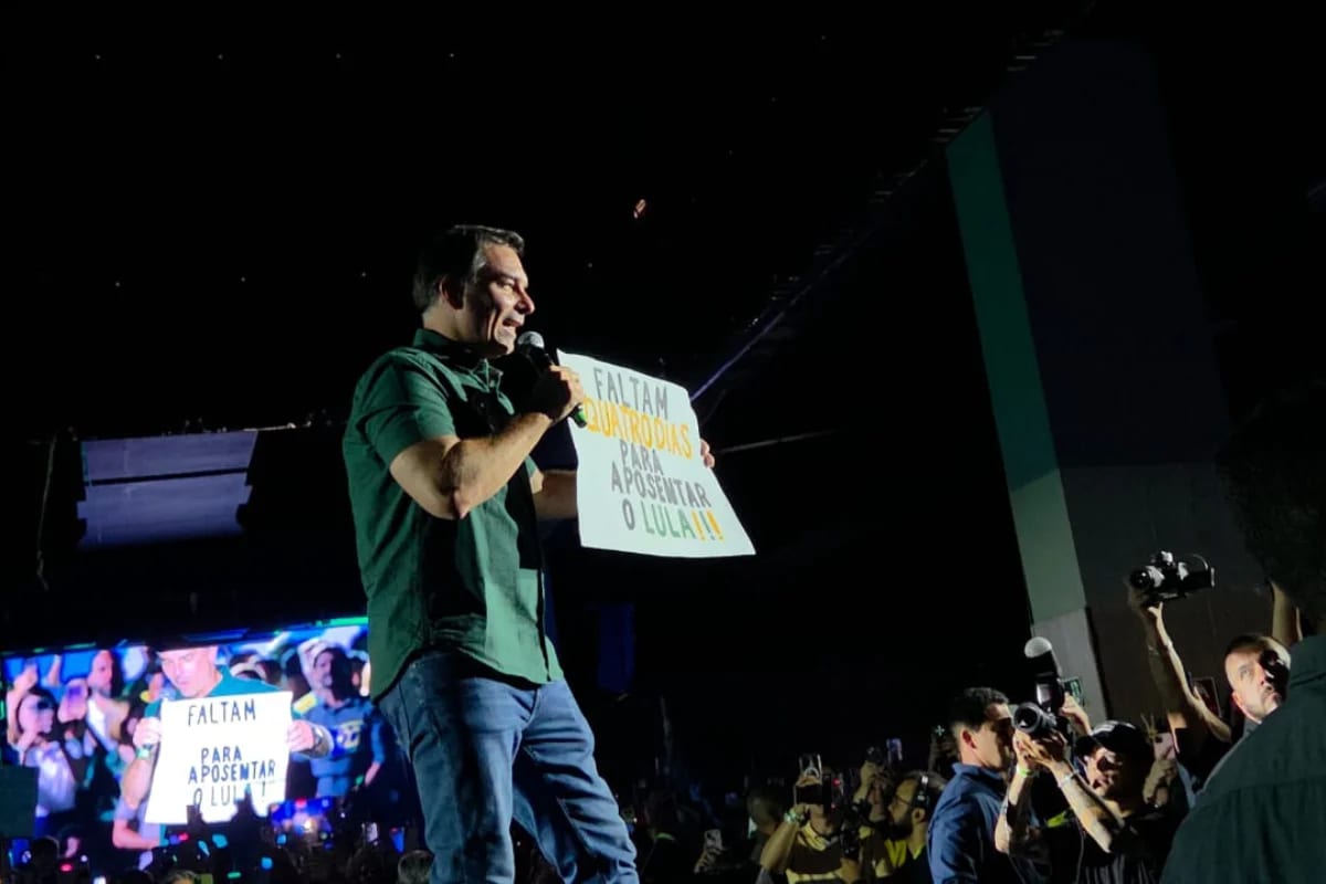 Flávio aceita abrir sigilos se Marco Aurélio Ribeiro também abrir