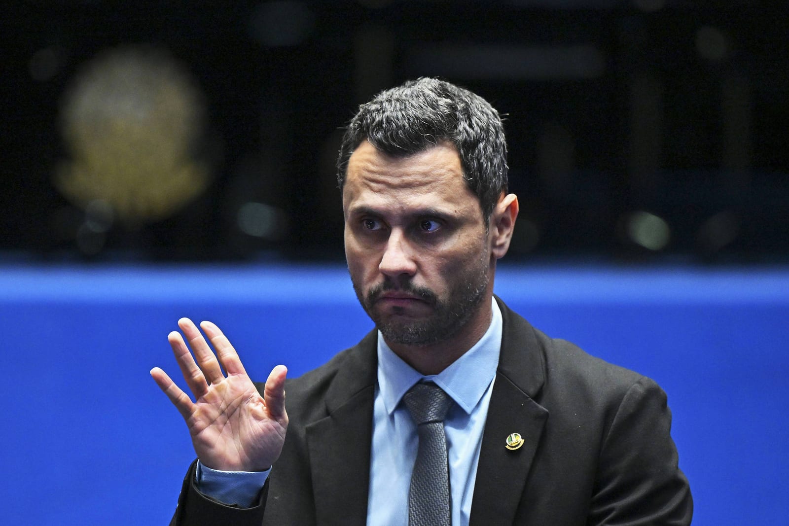 Cleitinho promete proibir apreensão de carros por atraso no IPVA em Minas
