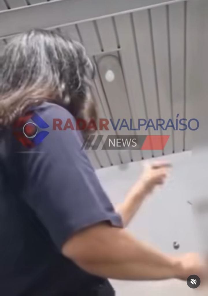 Uma mulher que sofreu uma perda gestacional pediu ajuda para conseguir transferência hospitalar durante uma visita da pr