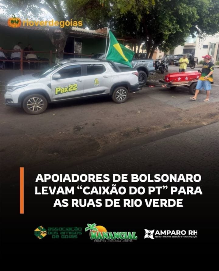 Apoiadores de Jair Bolsonaro realizaram uma manifestação simbólica neste sábado (24), em Rio Verde, com um caixão que re