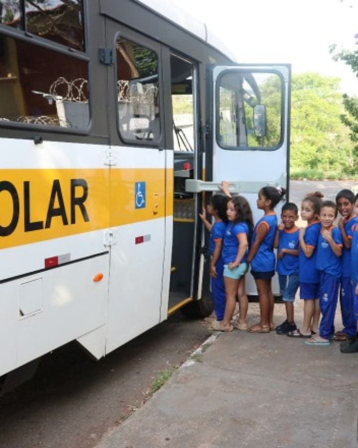 A Prefeitura de Goiânia, por meio da Secretaria Municipal de Educação (SME), oferece transporte escolar gratuito a 1.937