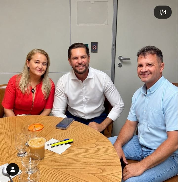 Hoje estive em Goiânia, na Assembleia Legislativa de Goiás (Alego), em visita ao presidente da Casa, deputado Bruno Peix