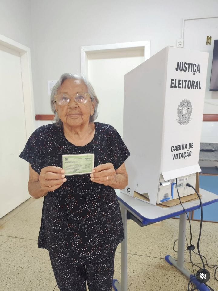 #QUE_EXEMPLO Aos quase 101 anos, avó de Hugo Deleon vota em Três Ranchos