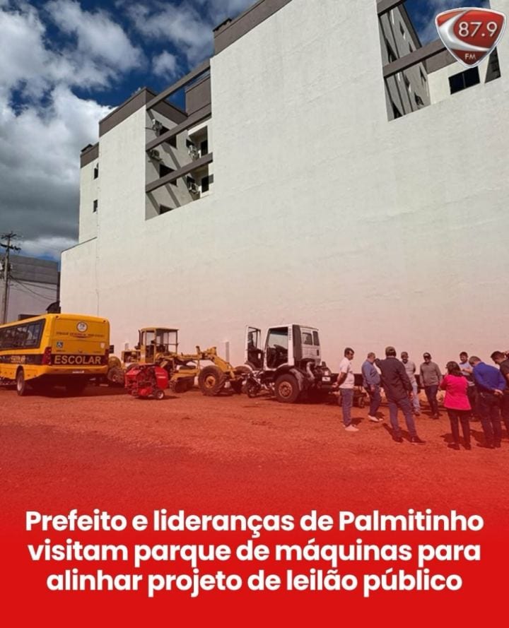 O prefeito de Palmitinho realizou uma visita ao parque de máquinas do município, acompanhado de secretários municipais e