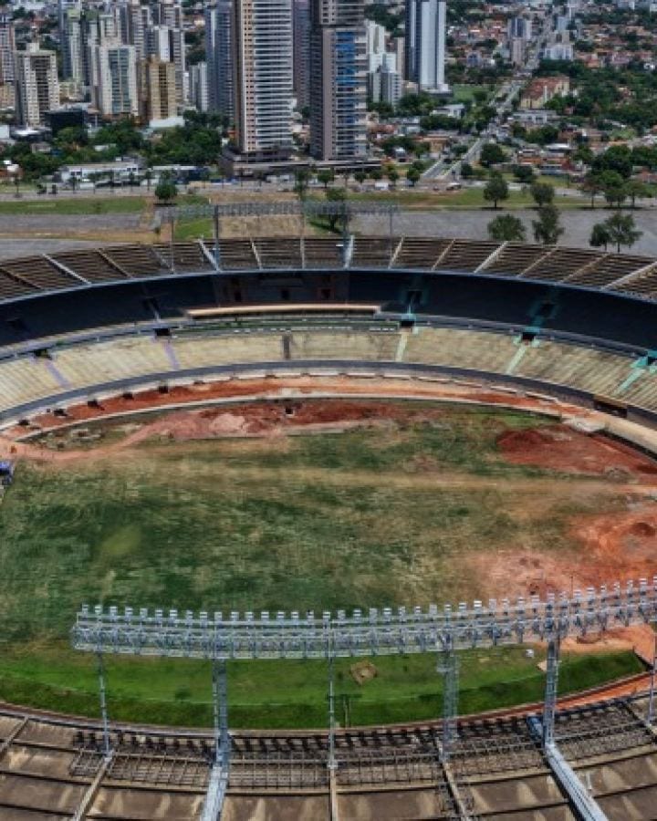 Daniel Vilela vistoria obras do Complexo Serra Dourada em Goiânia