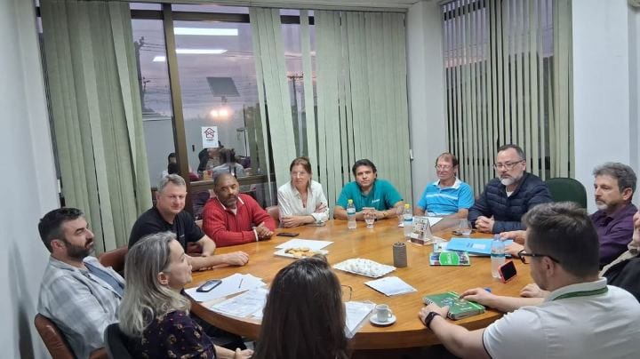 Reunião de Comissões conta com a participação de representantes do setor contábil do Município