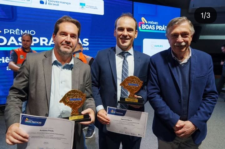 ANDRÉ DA ROCHA CONQUISTA 1º LUGAR NO PRÊMIO BOAS PRÁTICAS DA FAMURS – COMUNICAÇÃO SOCIAL