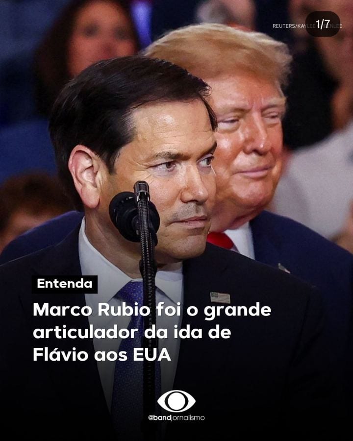 O senador Flávio Bolsonaro desembarcou em território norte-americano acompanhado da esposa e das filhas nesta quarta-fei