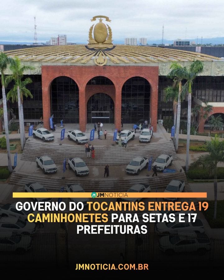 O governador Wanderlei Barbosa entregou, nesta quinta (29), no Palácio Araguaia, 19 caminhonetes para a assistência soci