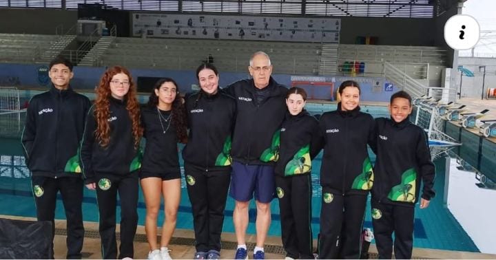 A equipe de natação da S.E.A Itapetiningana e da Prefeitura de Itapetininga, por meio da Secretaria de Esporte, Lazer e