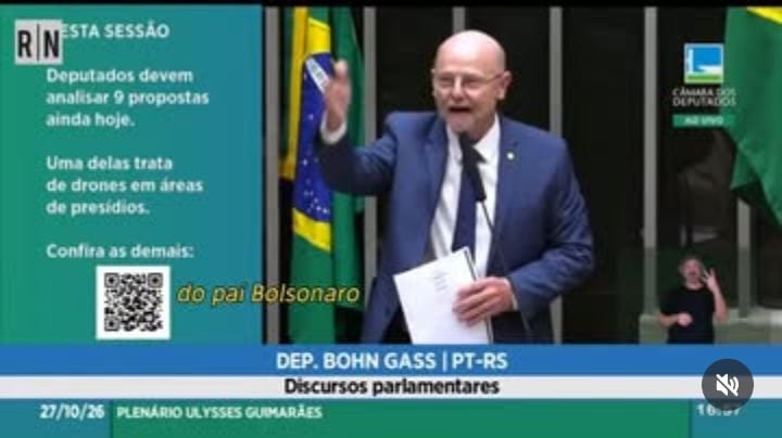 Deputado Bohn Gass critica Flávio Bolsonaro em discurso na Câmara e aponta fuga do país