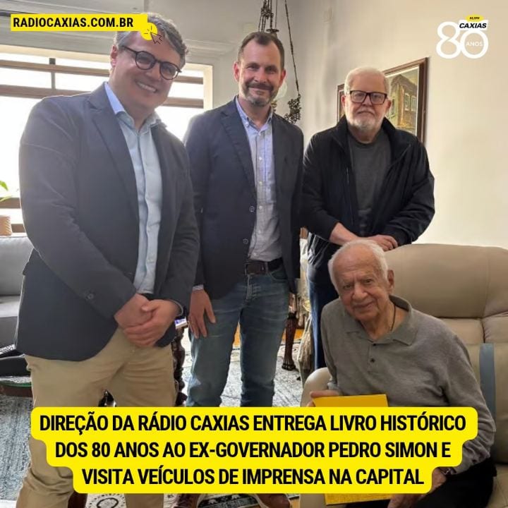 O diretor-geral da Rádio Caxias, Guilherme Triches, o presidente do conselho gestor da emissora, Paulo Triches, e o cura
